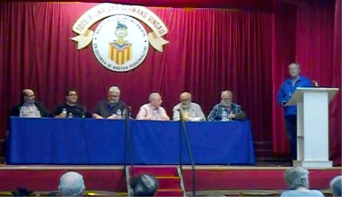 Lectura de llibrets de falla en el Grup d'Acció valencianista