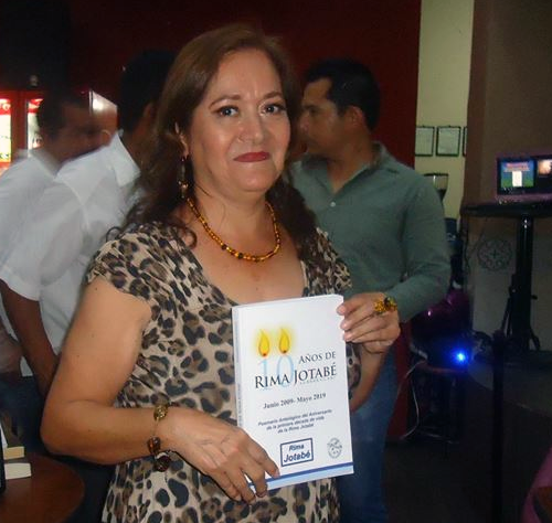 Presentación del poemario 10 años de Rima Jotabé